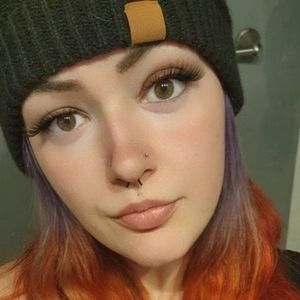 Meet your Posher, Desiree